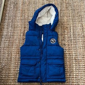 Abercrombie Kids puffer vest, blue, size L